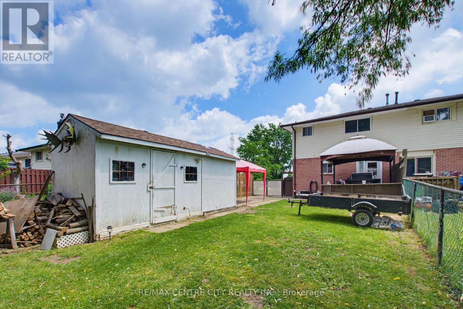 581 DEVERON CRESCENT - 36