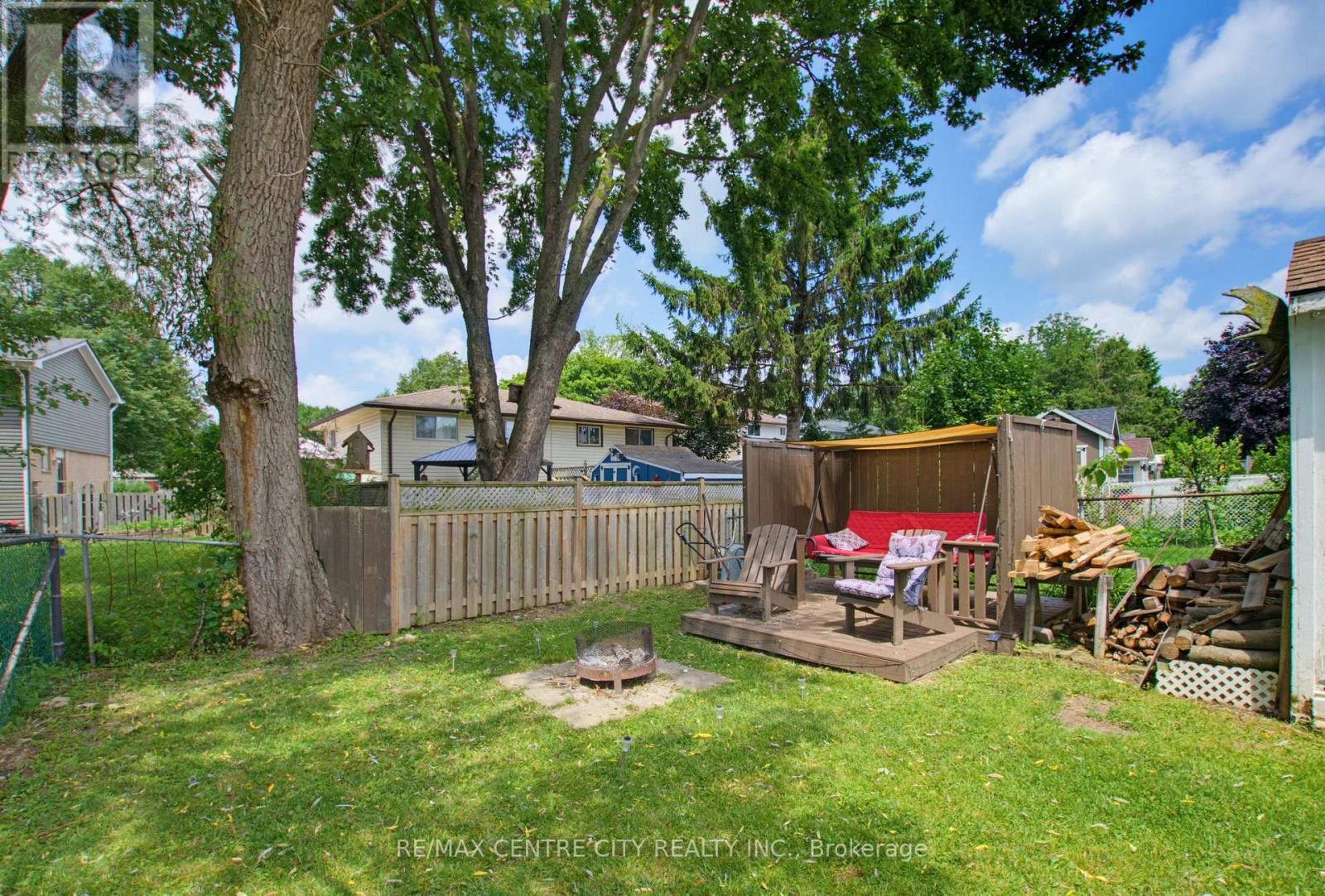 581 DEVERON CRESCENT - 37