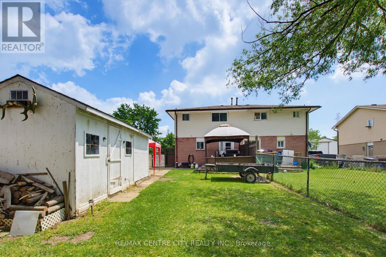 581 DEVERON CRESCENT - 38