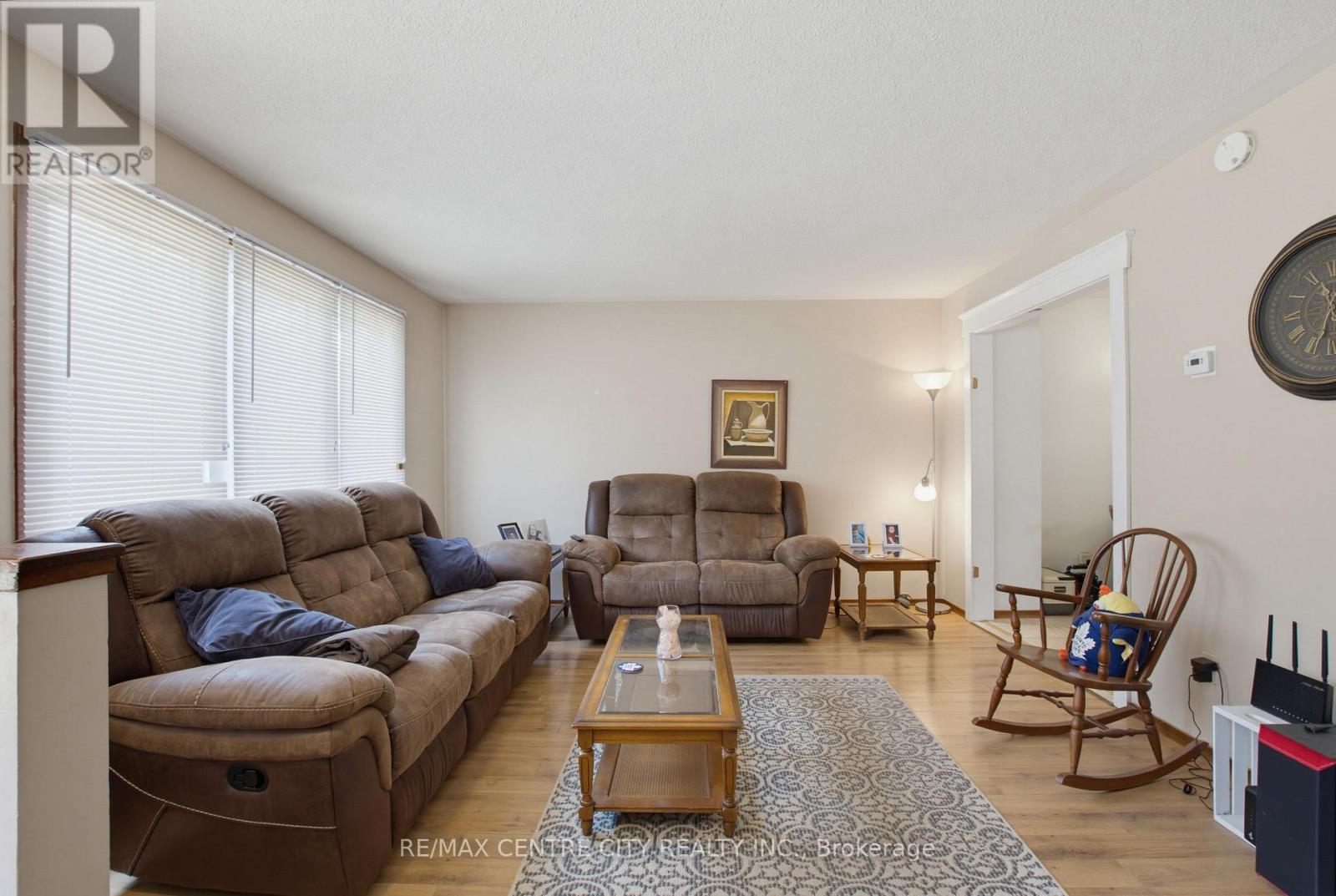 581 DEVERON CRESCENT - 6