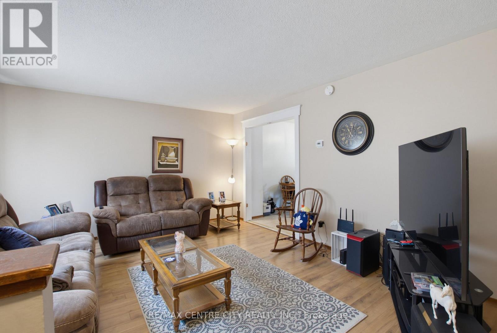 581 DEVERON CRESCENT - 7