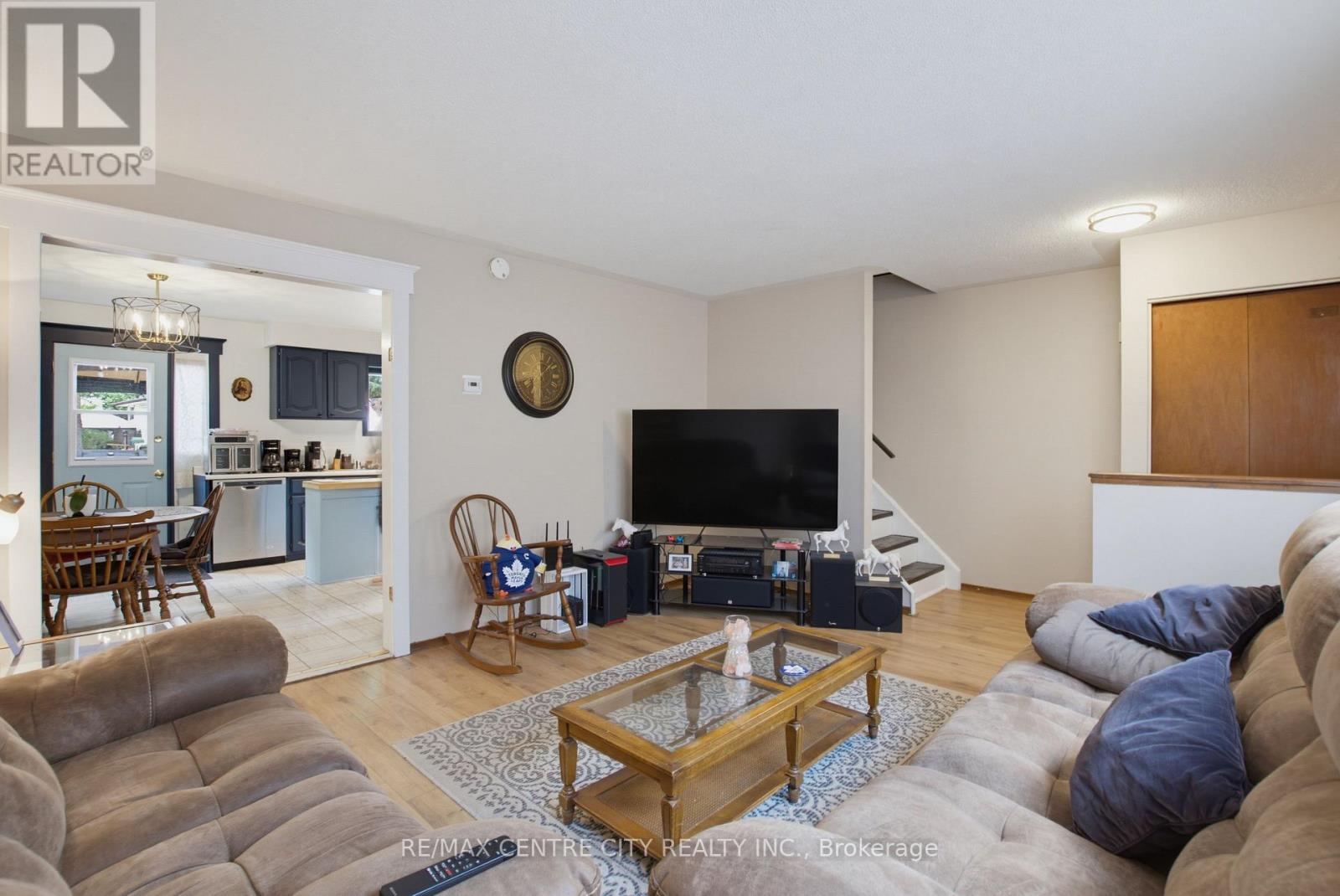 581 DEVERON CRESCENT - 8