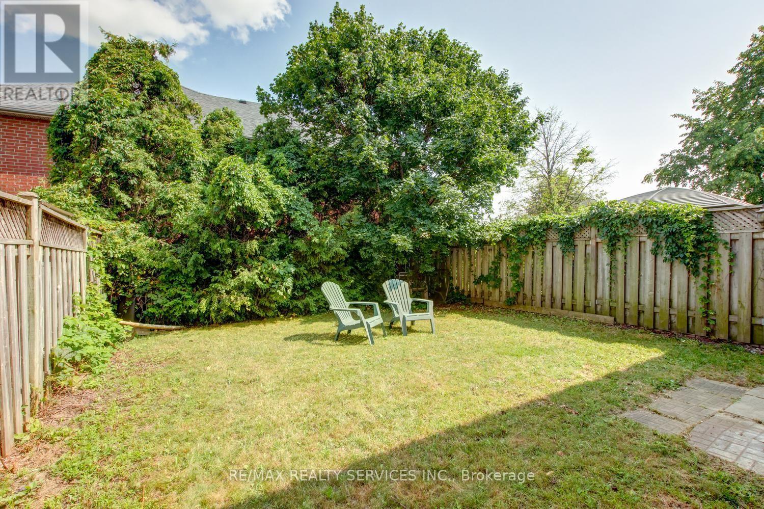 63 HERKES DRIVE - 31