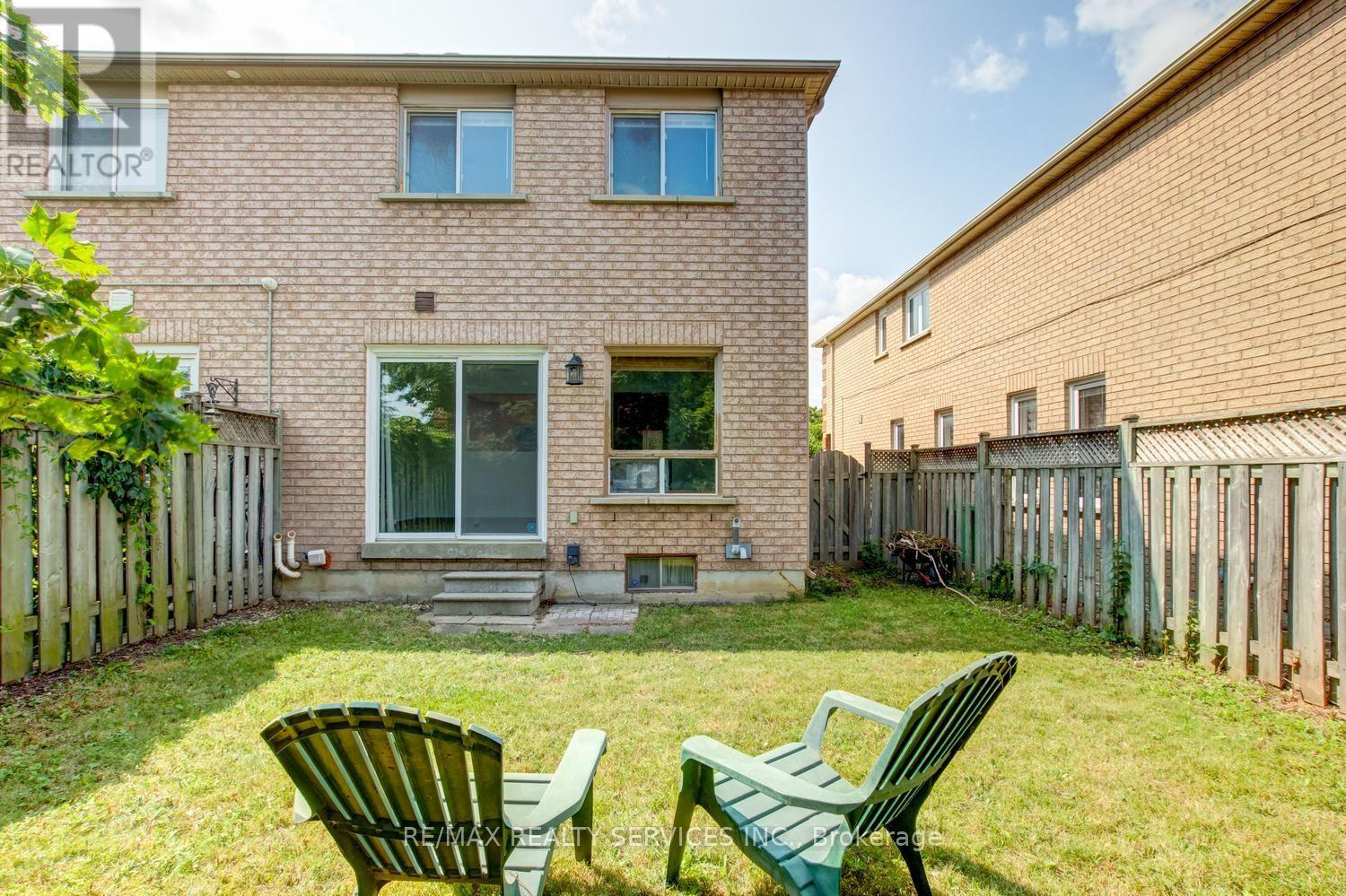 63 HERKES DRIVE - 34