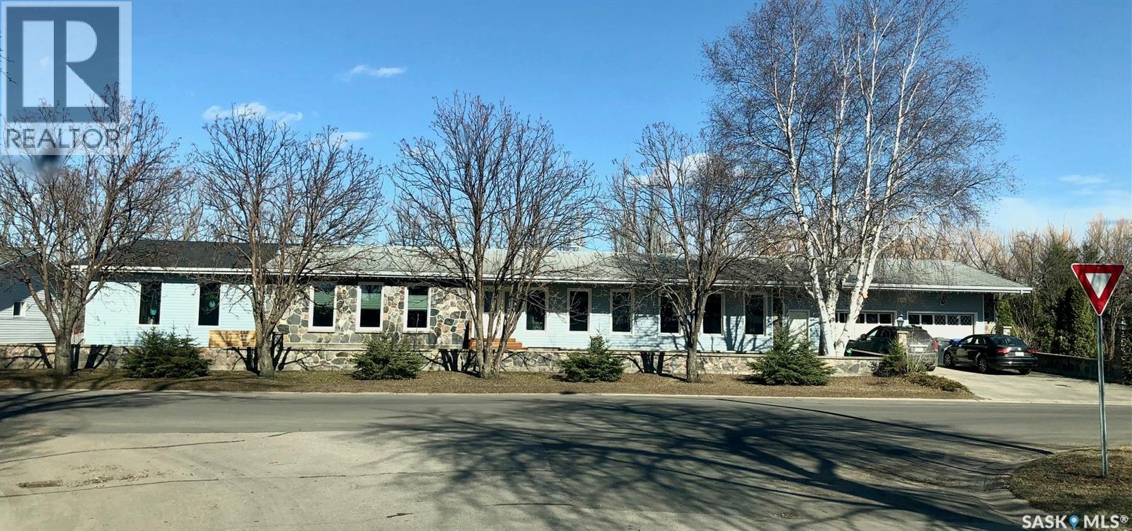 626 Mary STREET - 69