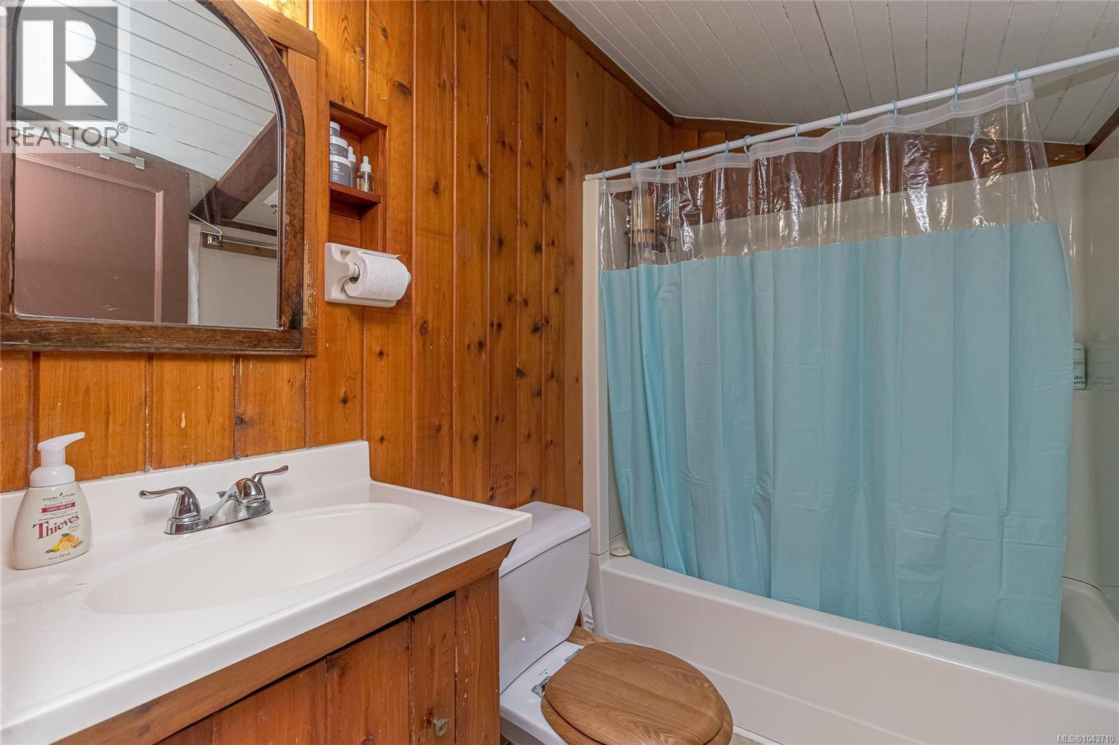 451 Irwin St - 10