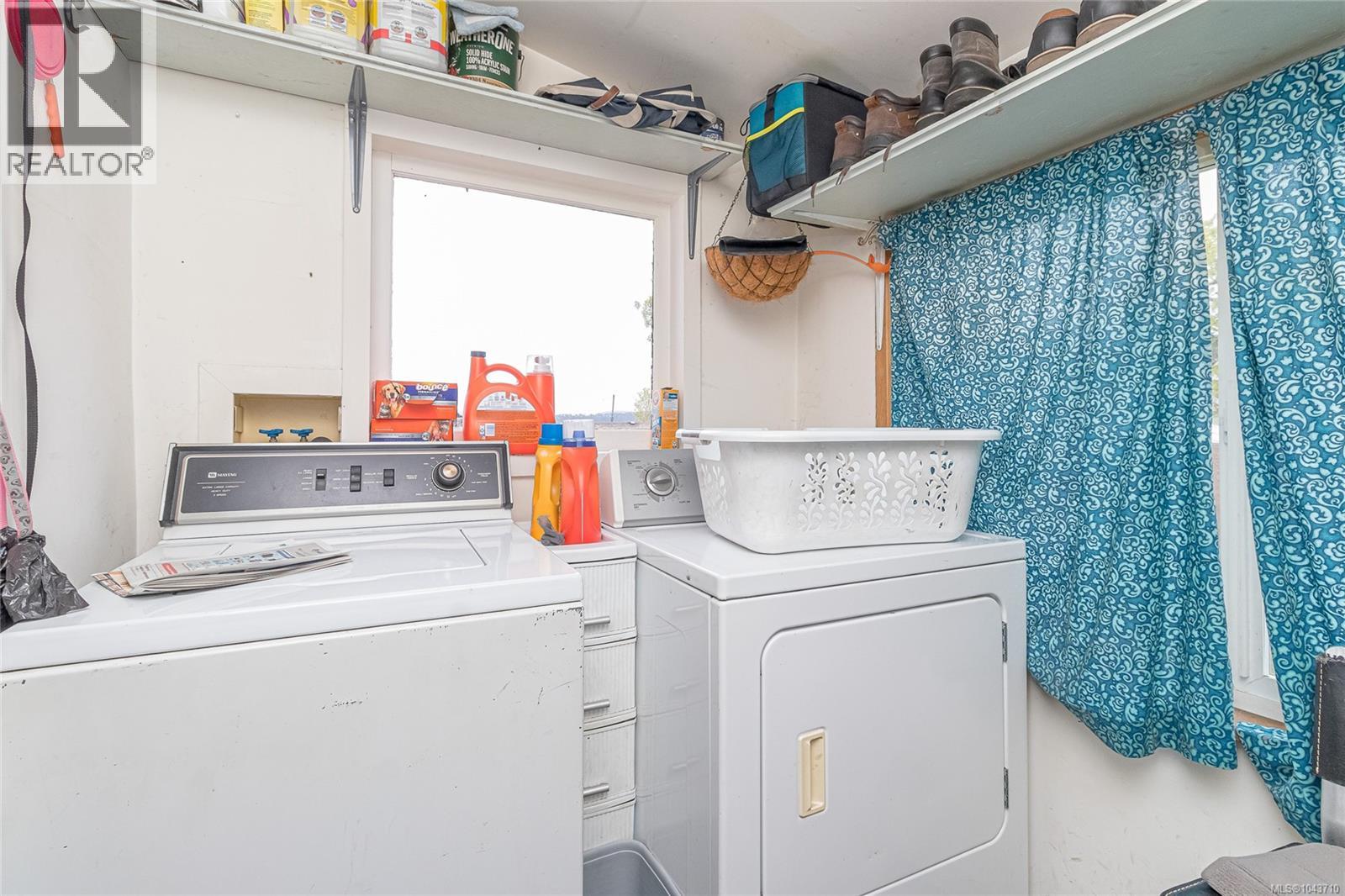 451 Irwin St - 23