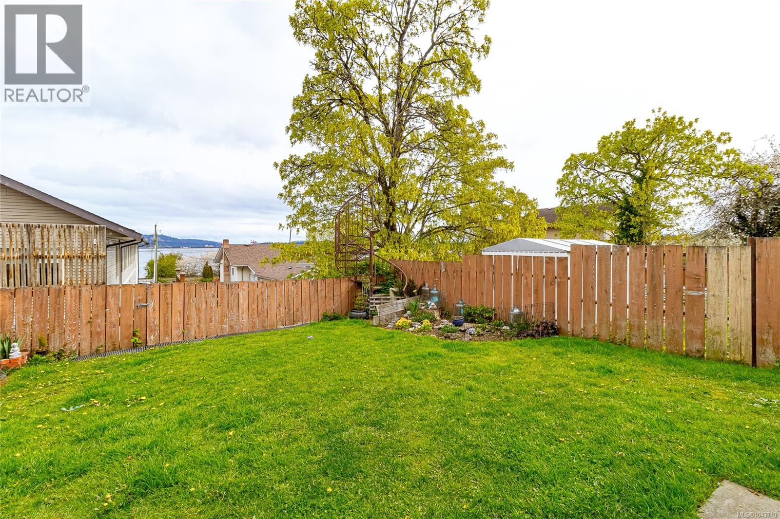 451 Irwin St - 24