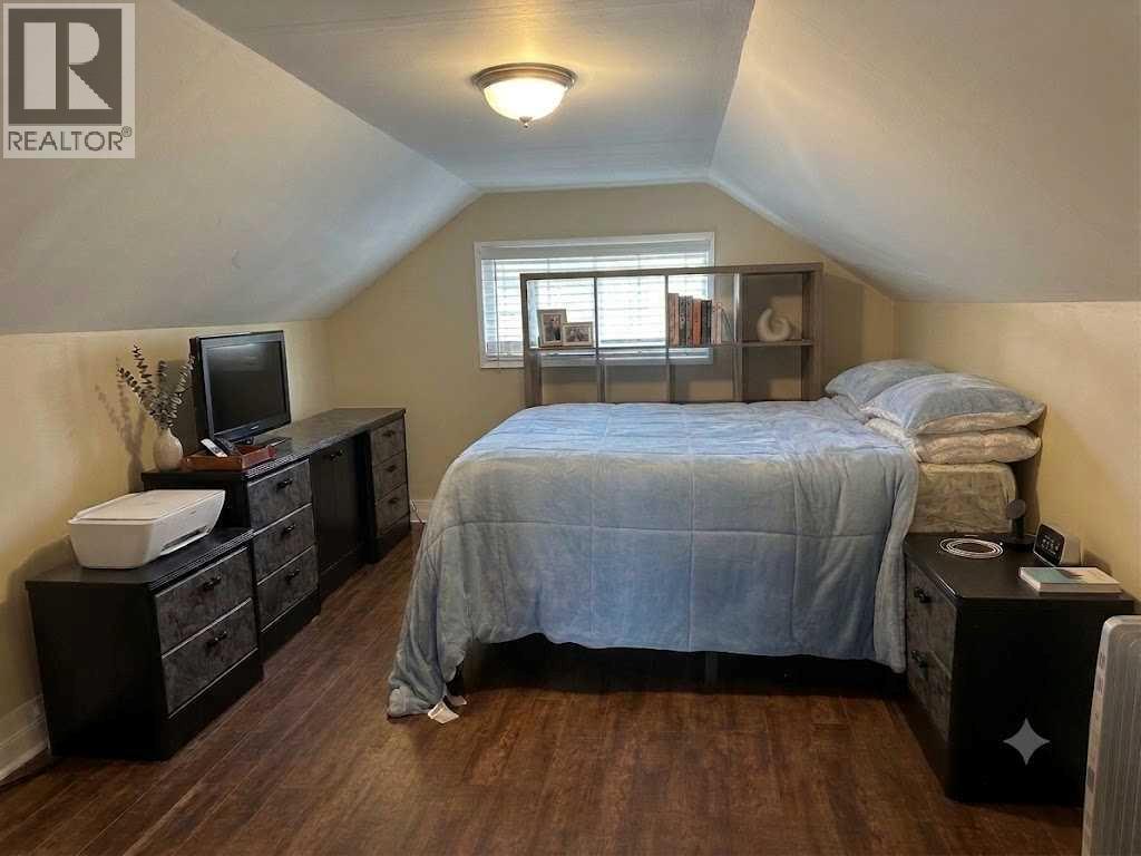 8017 22 Avenue - Image 8