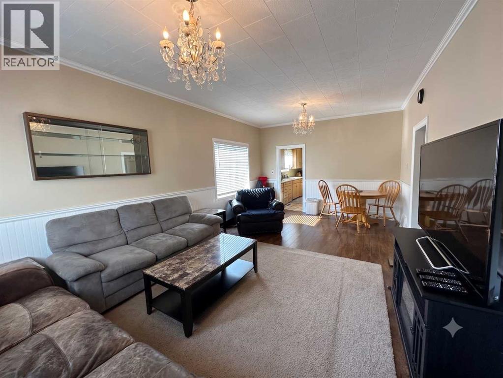 8017 22 Avenue - Image 7