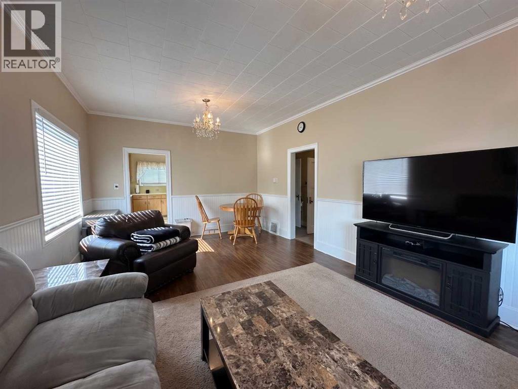 8017 22 Avenue - Image 4
