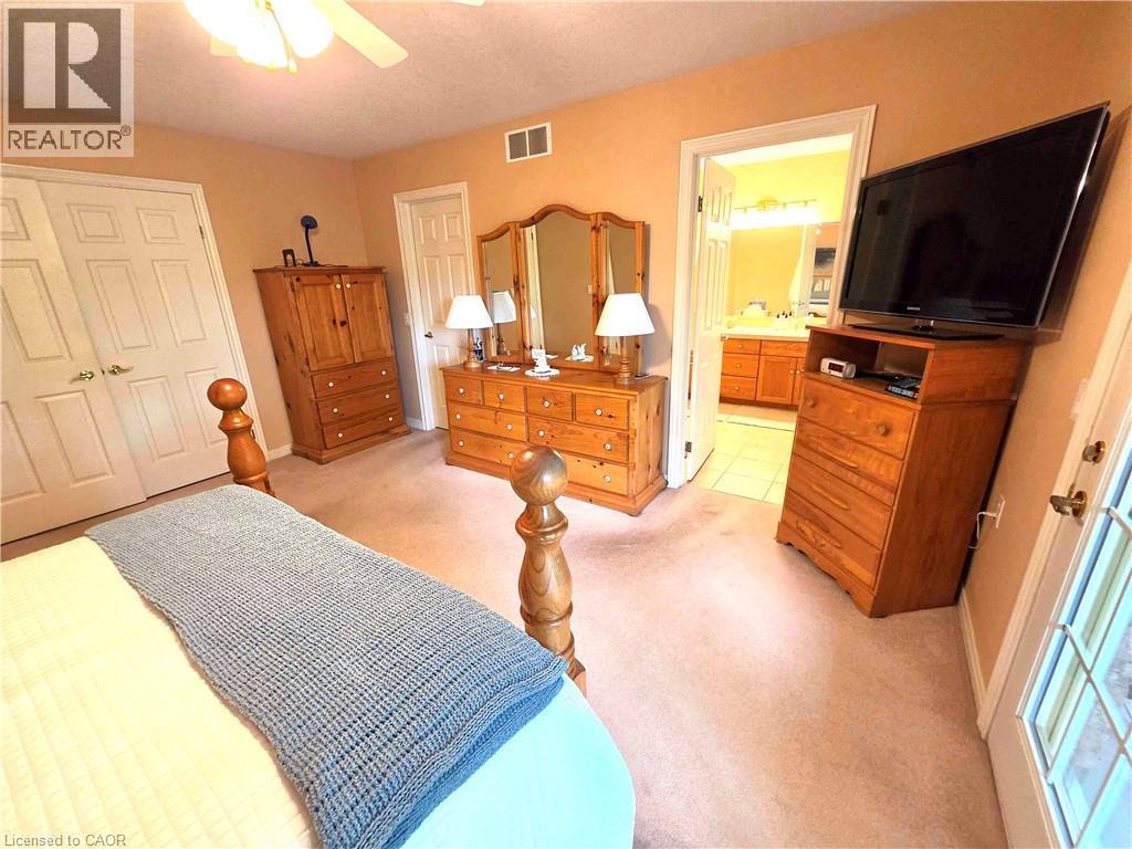 137 FOXBORO Drive - 17