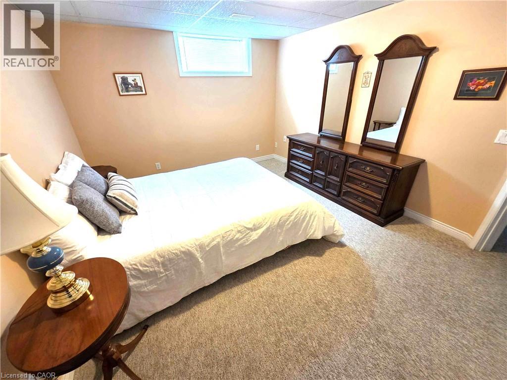 137 FOXBORO Drive - 28