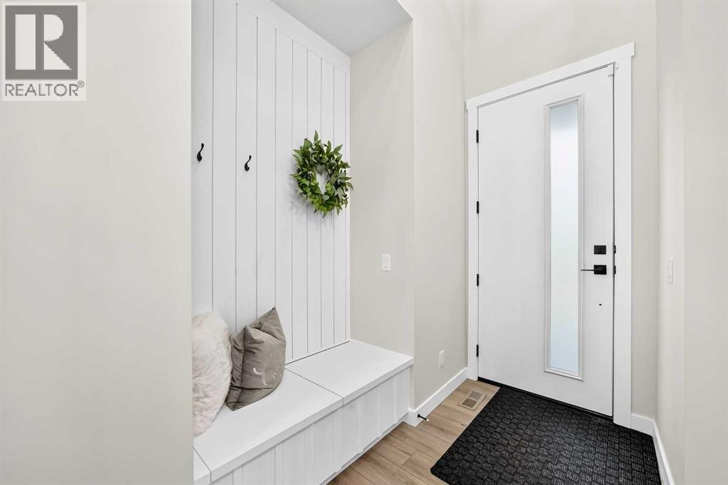 427 Kinniburgh Loop, Kinniburgh South, Chestermere photo 2