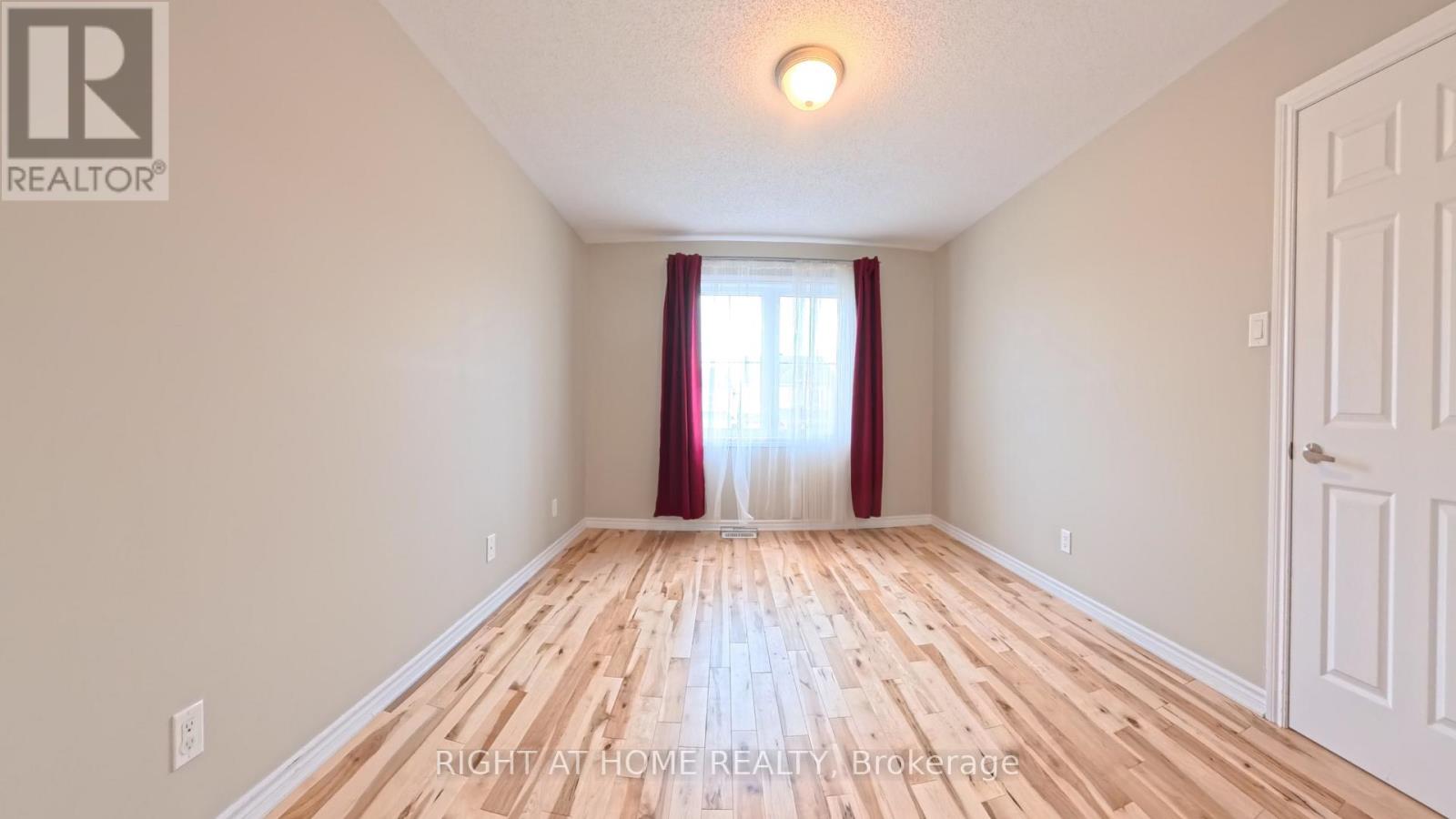 3 Bed, 3 Bath House for Sale in Ottawa – 566 DUNDONALD DRIVE, Ottawa – MLS# X13607080 - Image 22