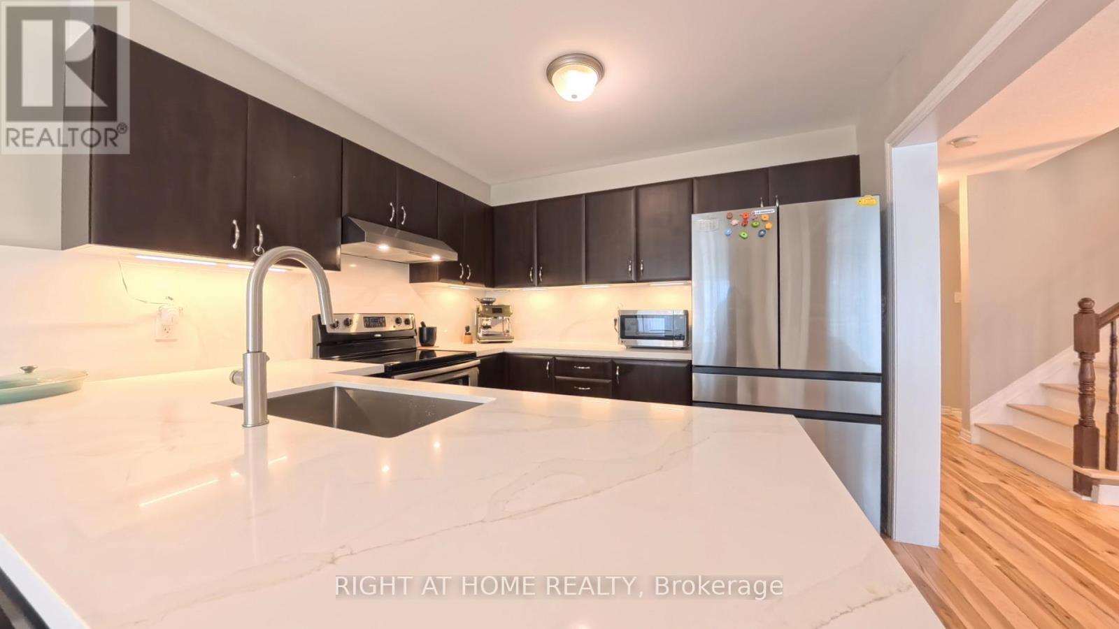 566 DUNDONALD DRIVE - Image 9