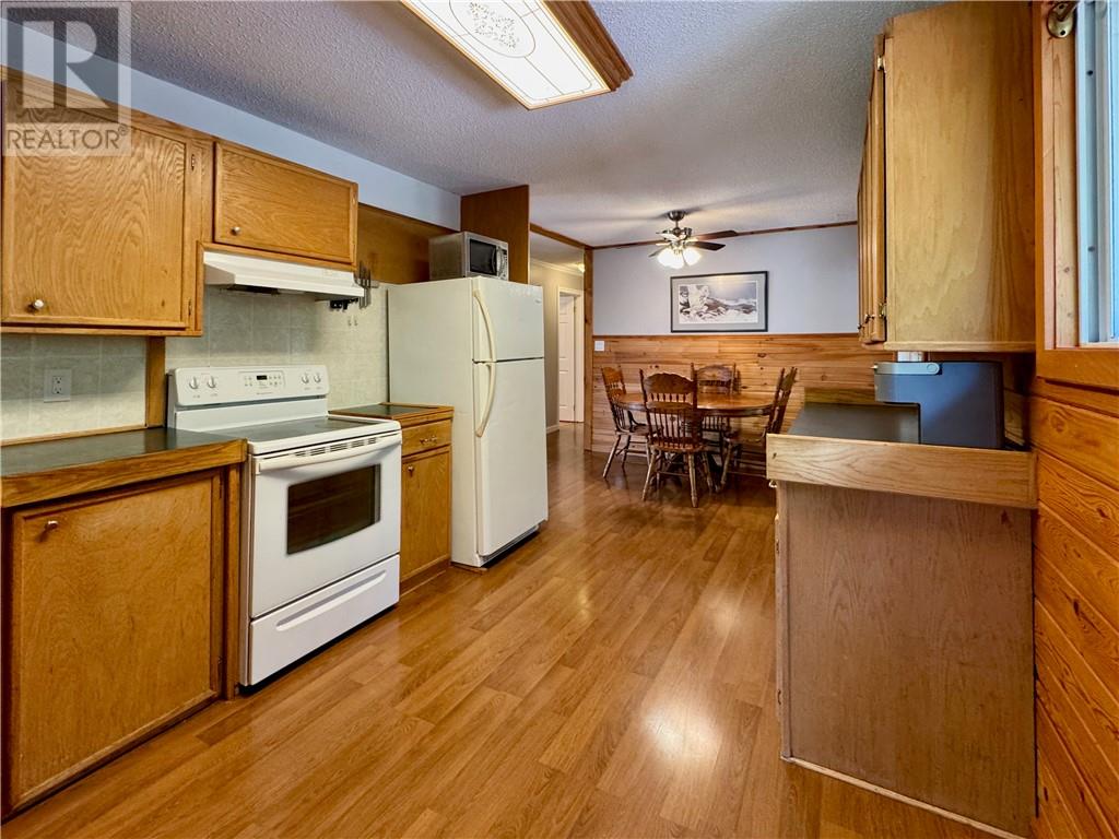 316 Allan Street - 10