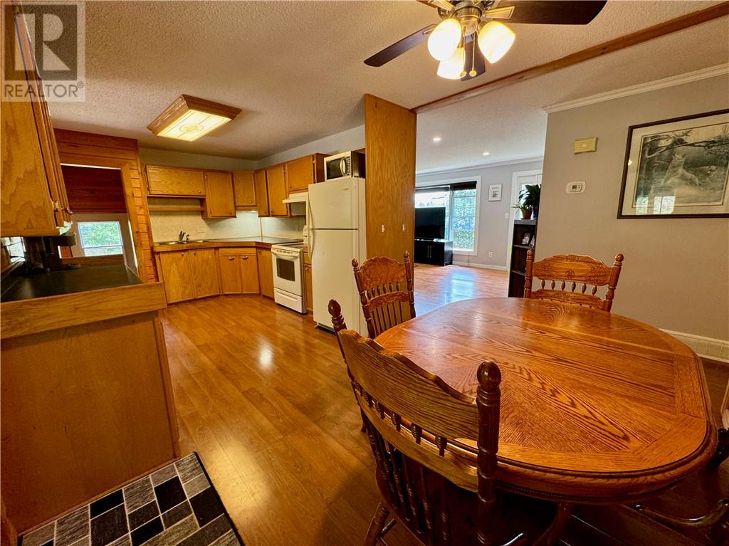 316 Allan Street - 13