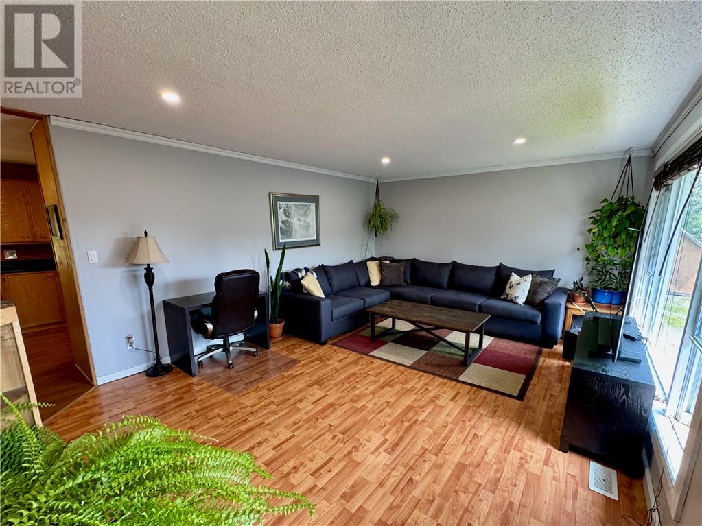 316 Allan Street - 16