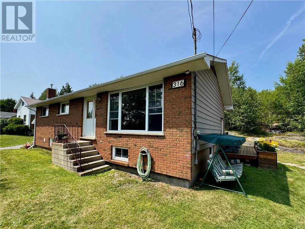 316 Allan Street - 4