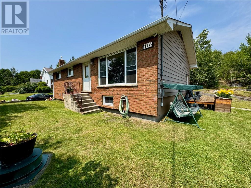 316 Allan Street - 58