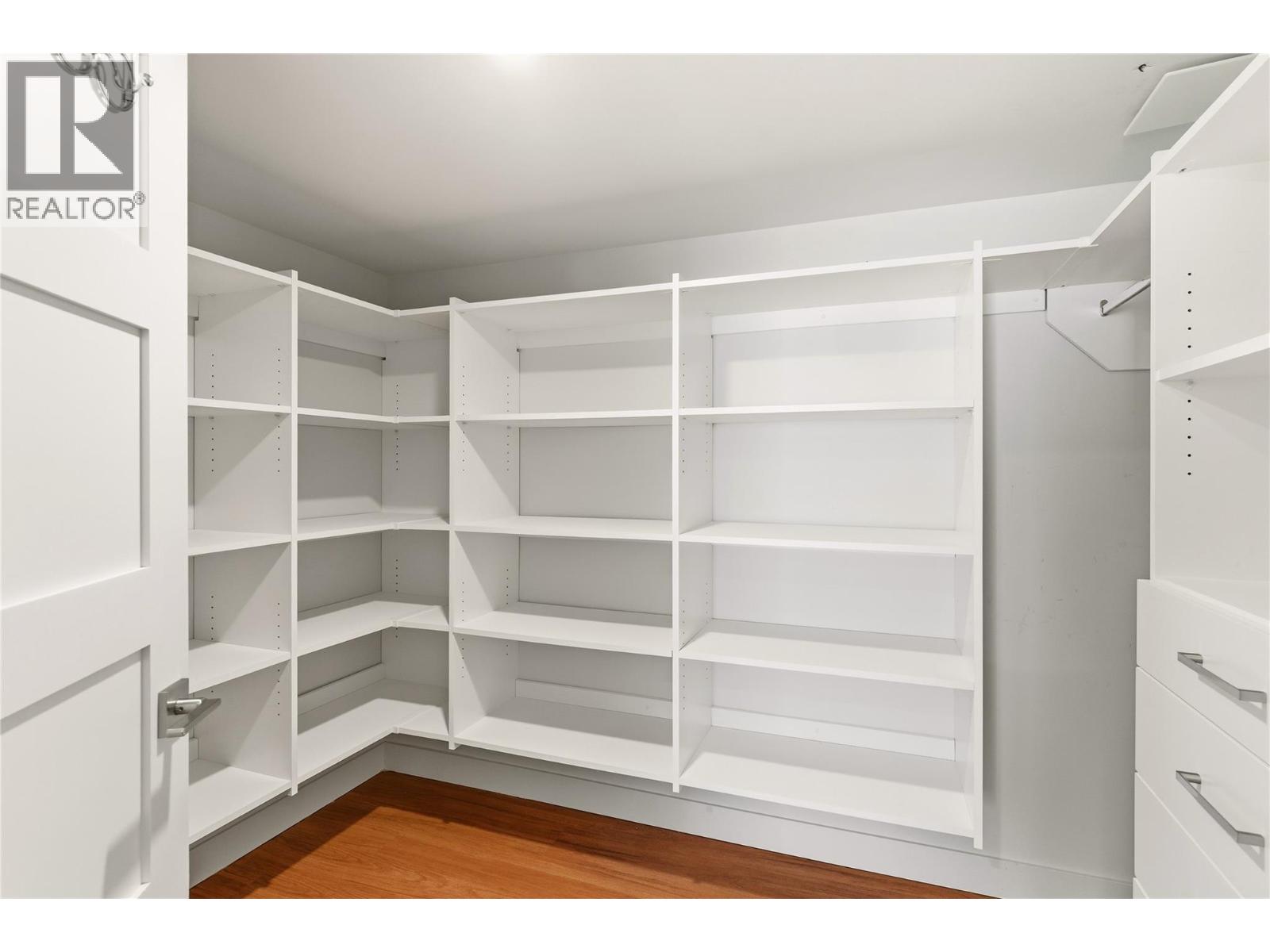 2090 Bennett Road - 37