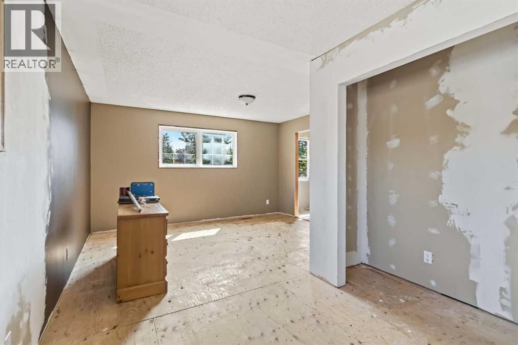 125 Oaks Crescent - Image 18