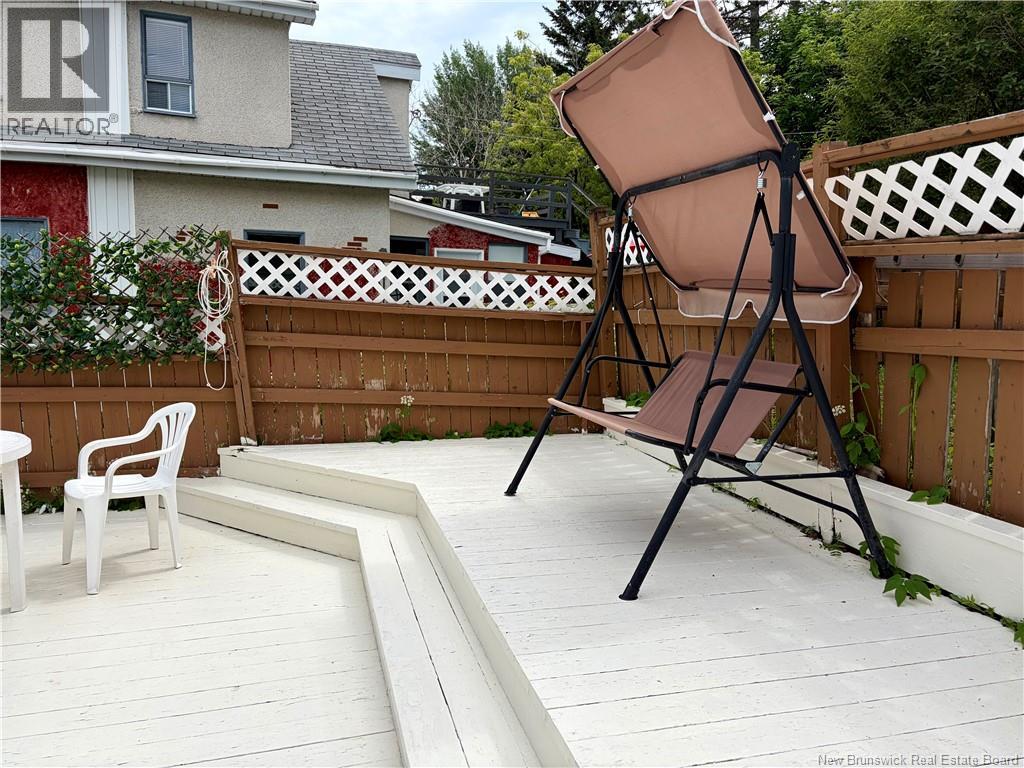 510 Victoria - Image 35