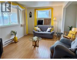Enclosed porch - 510 Victoria, Dalhousie, NB E8C2T2 Photo 13