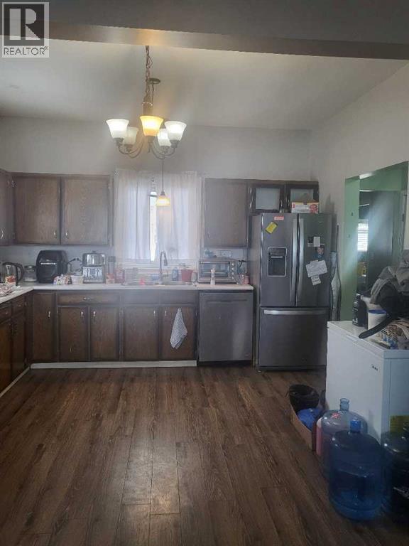 5031 48 Avenue - Image 8