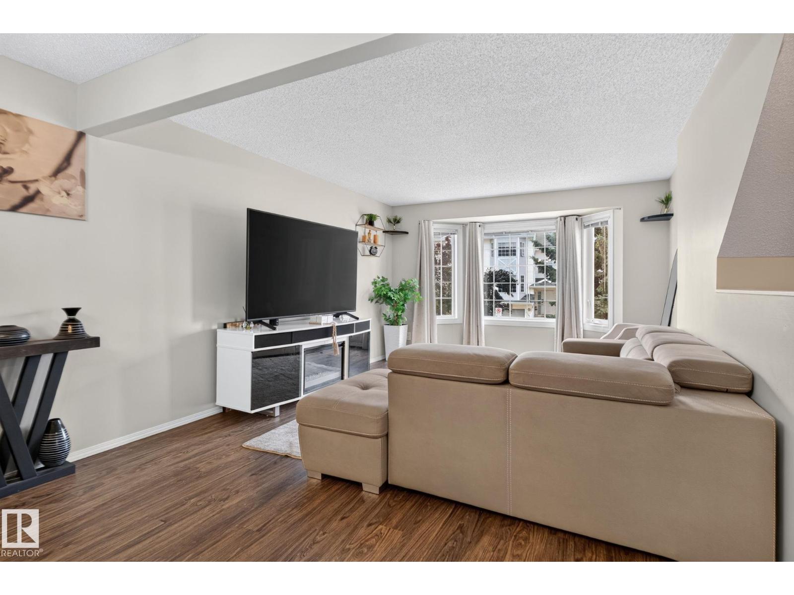 15174 22 ST NW, Fraser, Edmonton photo 3