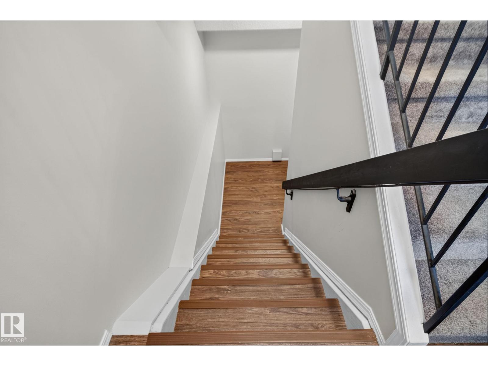 15174 22 ST NW - 32