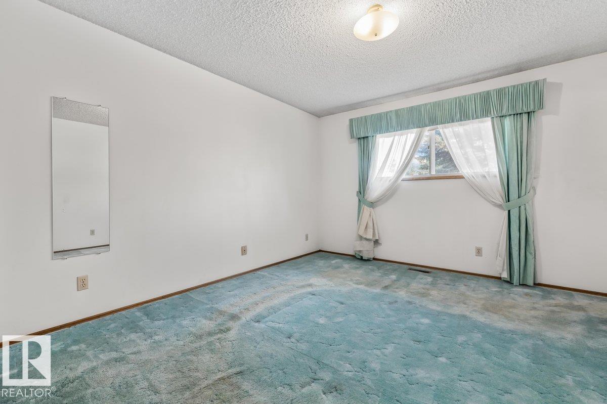 6708 31 AV NW - 13