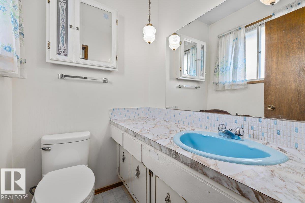 6708 31 AV NW - 16