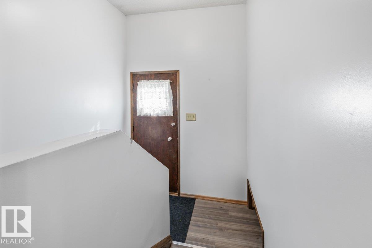 6708 31 AV NW - 20