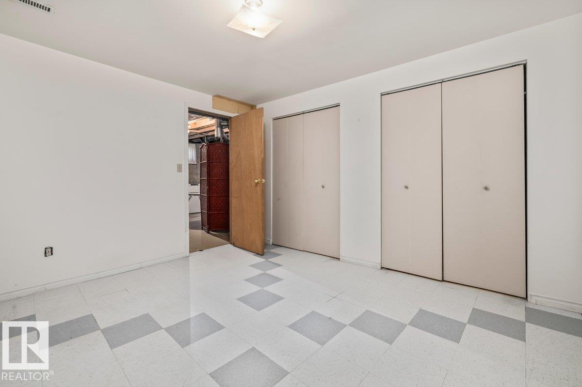 6708 31 AV NW - 21