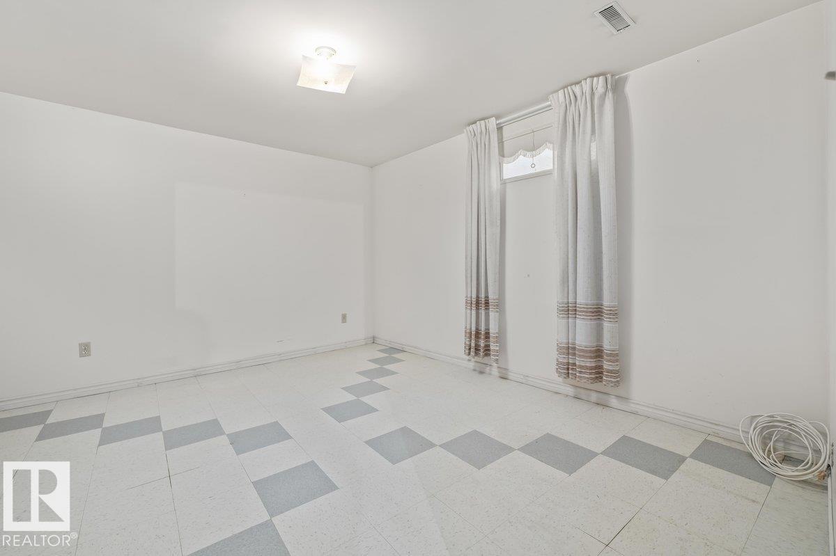 6708 31 AV NW - Image 22