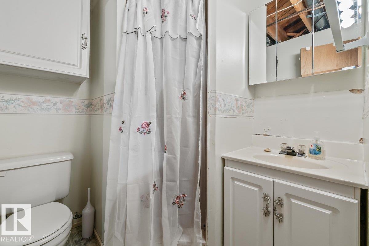 6708 31 AV NW - 24