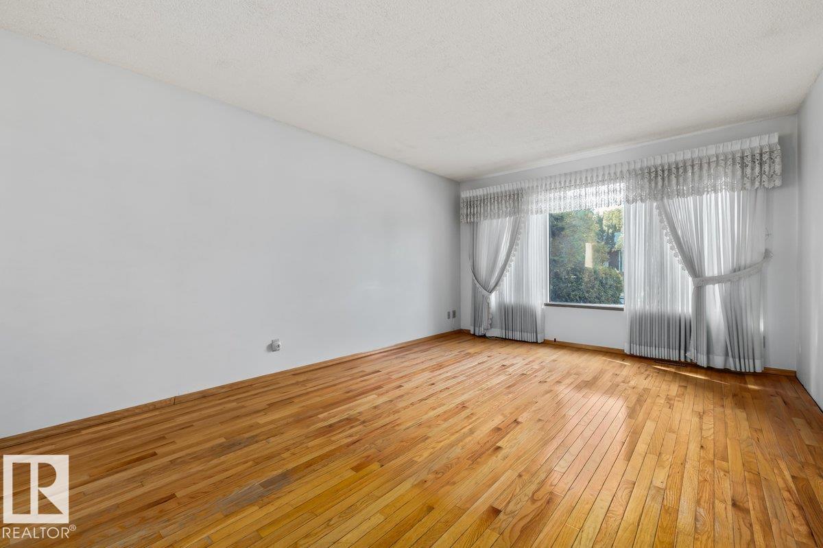6708 31 AV NW - 4