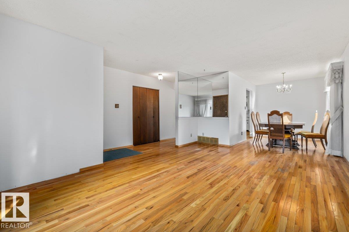 6708 31 AV NW - 6