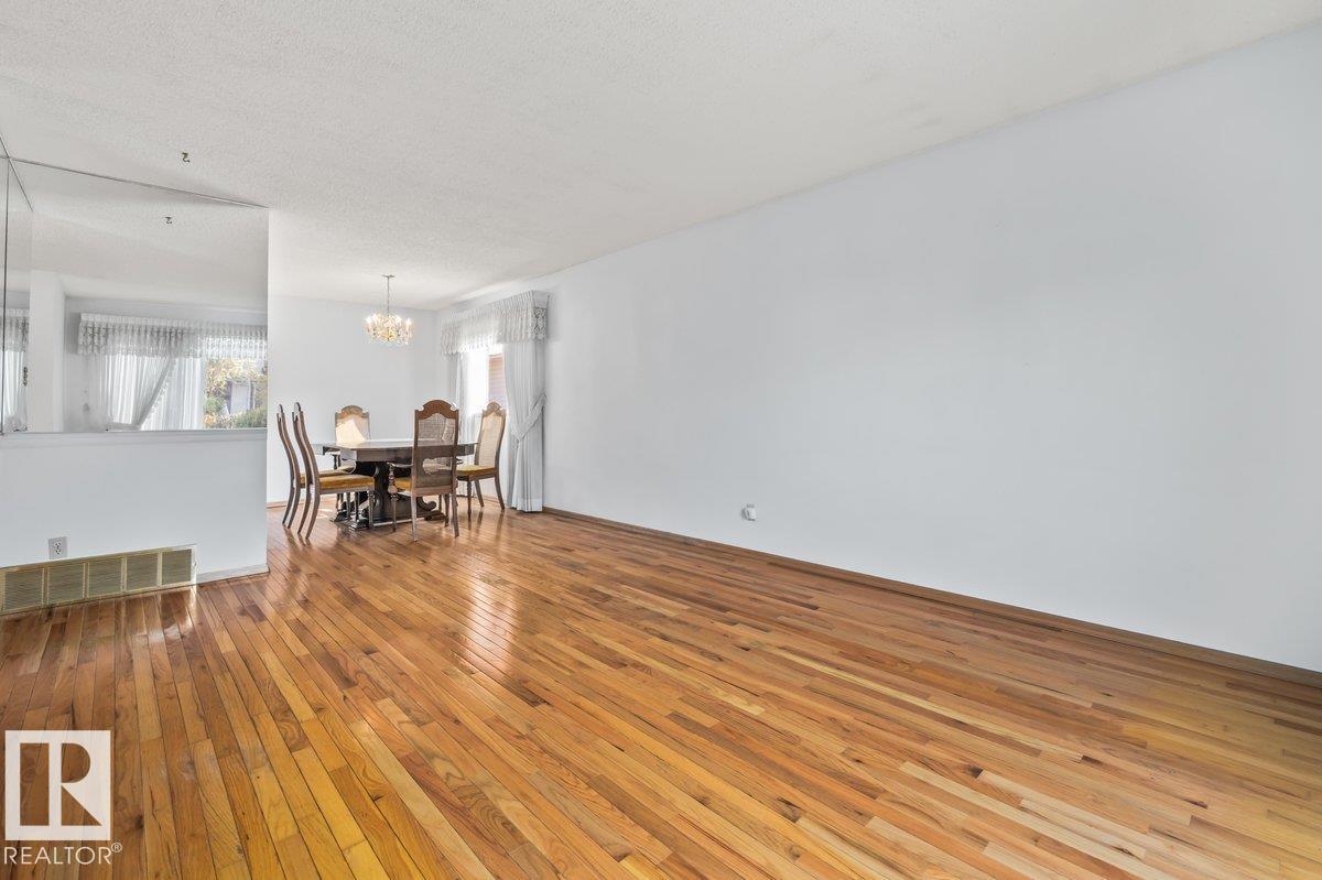 6708 31 AV NW - 7