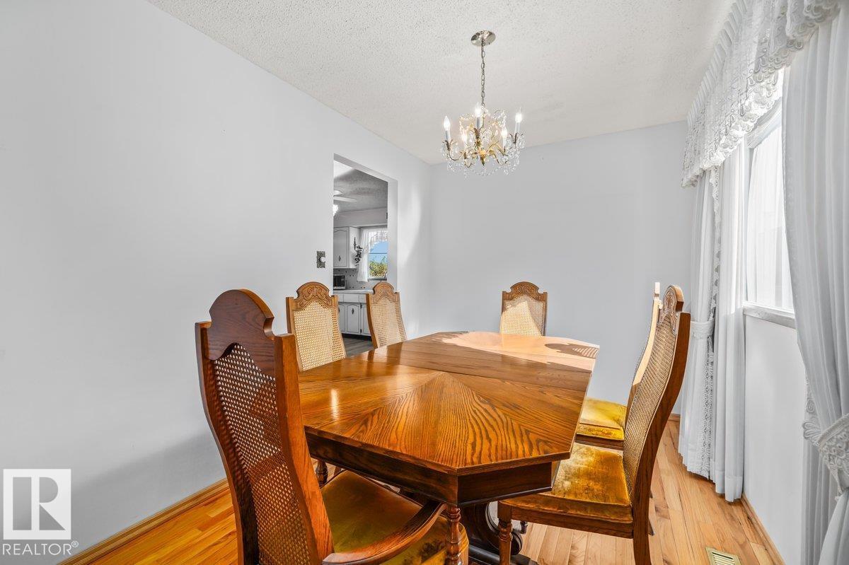 6708 31 AV NW - 8