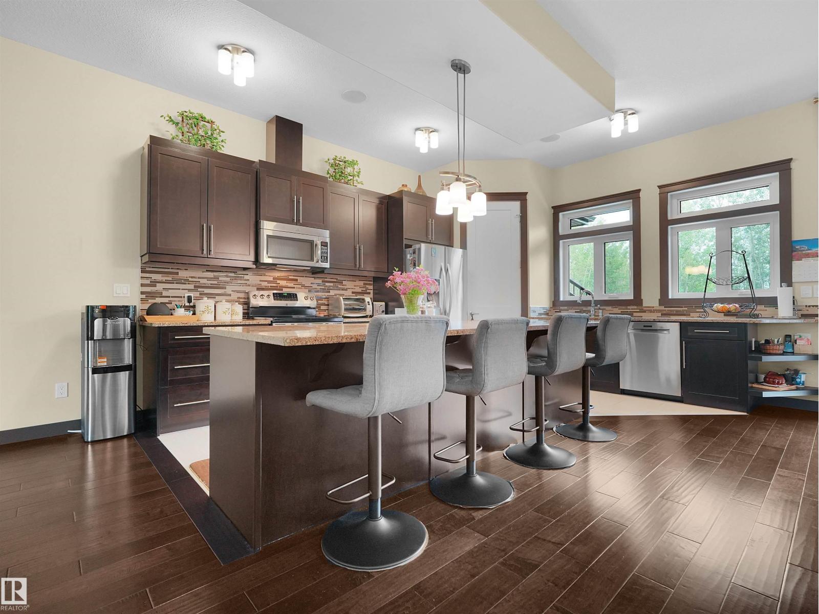 #128 462054 RGE ROAD 11 - 12