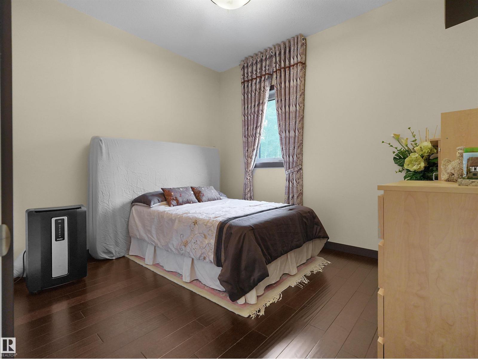 #128 462054 RGE ROAD 11 - 33