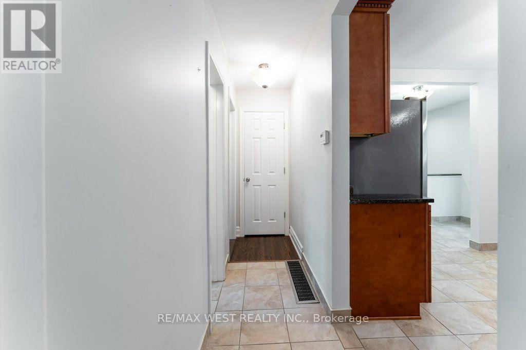 67 MAY AVENUE - 17