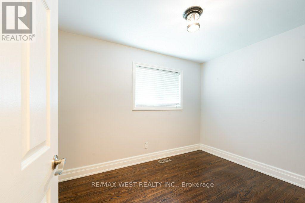 67 MAY AVENUE - 19