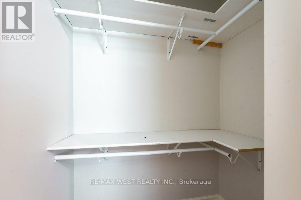 67 MAY AVENUE - 21