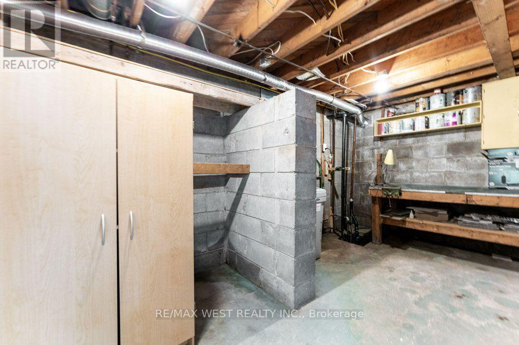 67 MAY AVENUE - 23