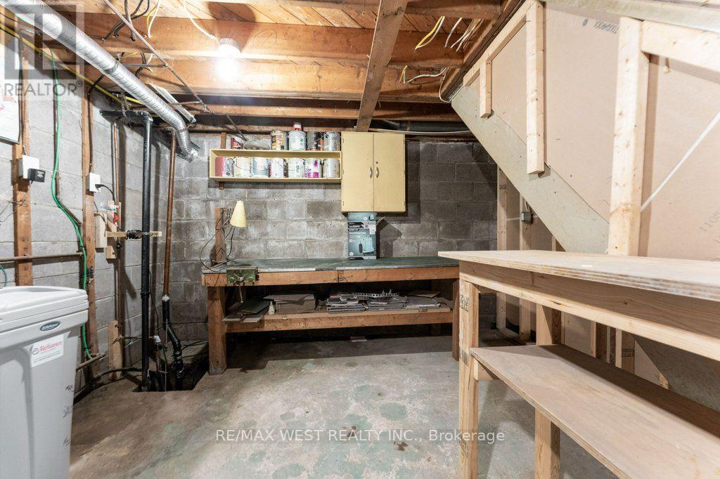 67 MAY AVENUE - 24