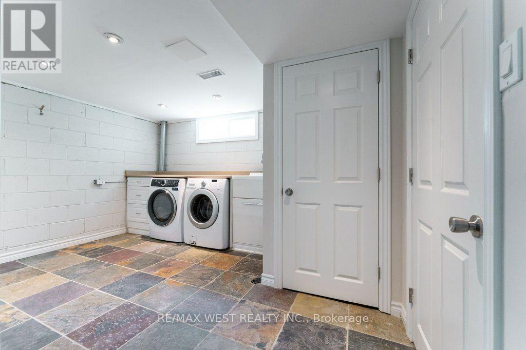 67 MAY AVENUE - 25